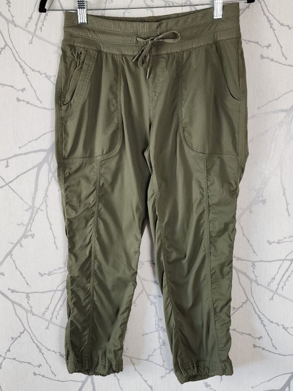 The North Face Green Mid Rise Aphrodite Capris